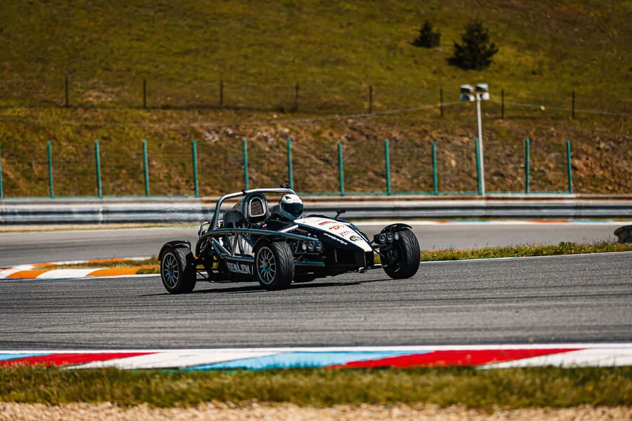 Jízda ve vozidle Formula F4 a Ariel Atom